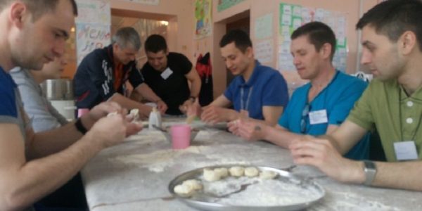 Лепим пельмени, групповая терапия